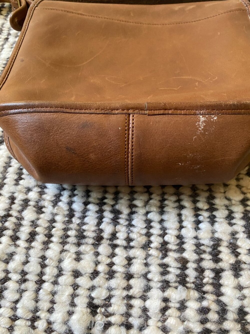 Vintage COACH #9170 NYC Classic Leather Shoulder Bag - Picture 10 of 11